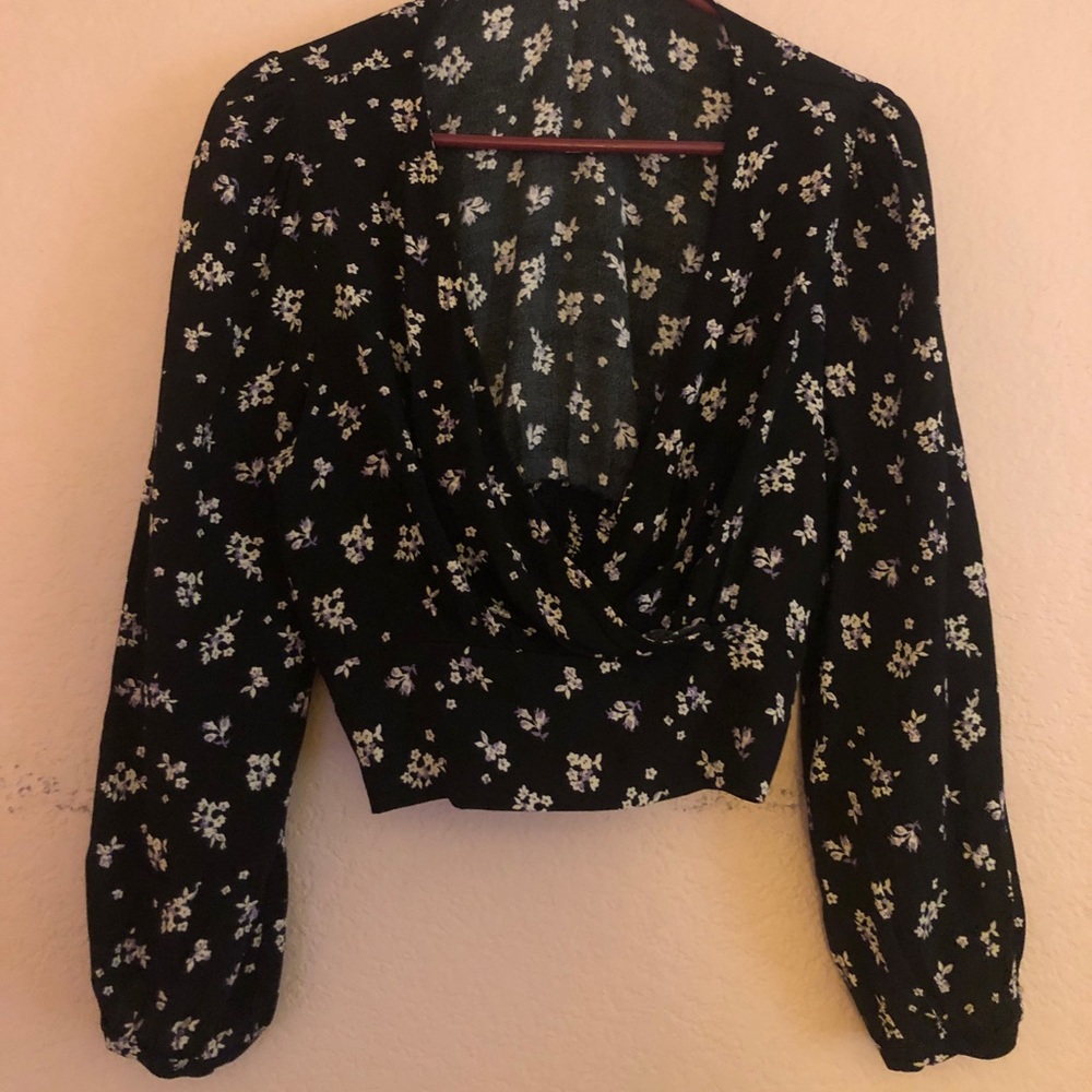 Long sleeve crop top